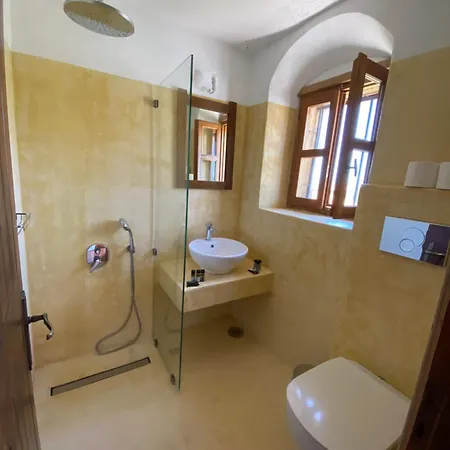 To Palio 3* Agios Nikolaos (Mani)