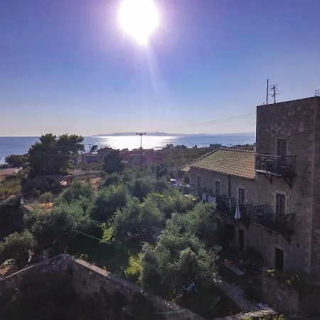 To Palio Affittacamere Agios Nikolaos (Mani)
